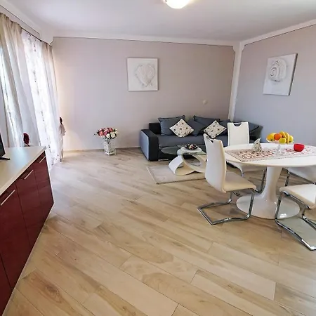 Lejlighed Family-friendly With Swimming Pool Banjol, Rab - 21952