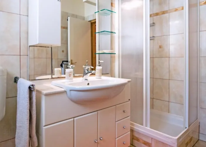 Family-friendly With Swimming Pool Banjol, Rab - 21952 Apartment Banjol