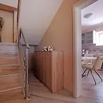 Apartamento Family-friendly With Swimming Pool Banjol, Rab - 21952 Banjol