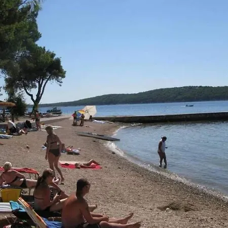 Apartment Family Friendly With A Swimming Pool Banjol, Rab - 21952 Banjol