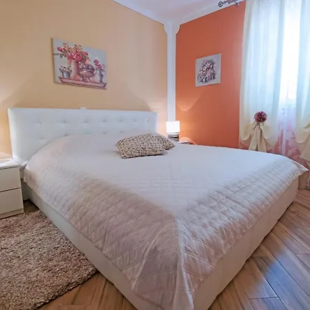 Family Friendly With A Swimming Pool Banjol, Rab - 21952 Apartment