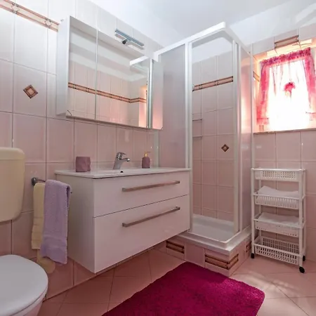 Family Friendly With A Swimming Pool Banjol, Rab - 21952 Apartment Banjol