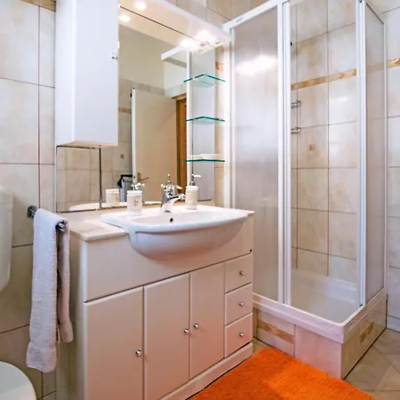 Family Friendly With A Swimming Pool Banjol, Rab - 21952 Apartment Banjol