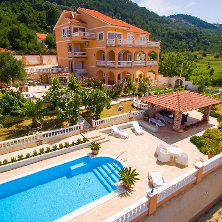 Apartamento Family-friendly With Swimming Pool Banjol, Rab - 21952 *