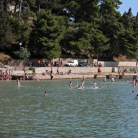 Apartment Family Friendly With A Swimming Pool Banjol, Rab - 21952 Banjol